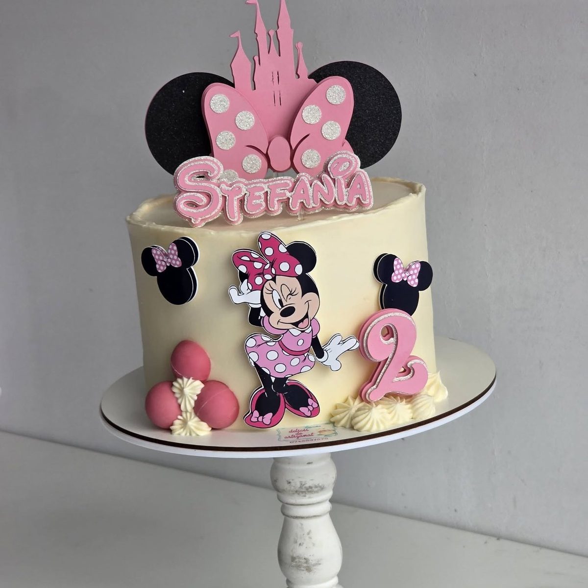 Tort tematic Minnie pentru o aniversare de copil